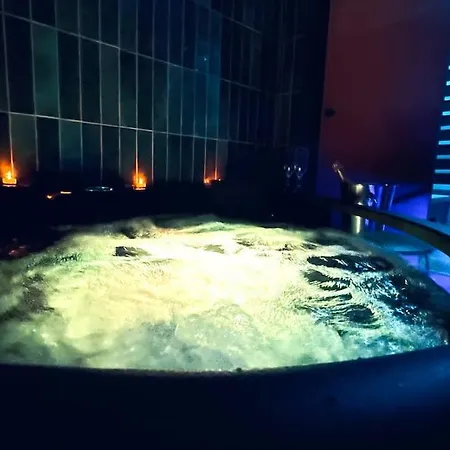 Love Room L' Orientale / Jacuzzi / Sauna Chateau-Landon Exterior photo