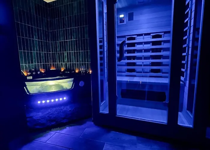 Love Room L\' Orientale / Jacuzzi / Sauna