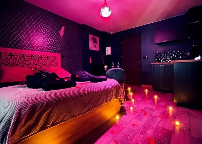Love Room L\' Orientale / Jacuzzi / Sauna