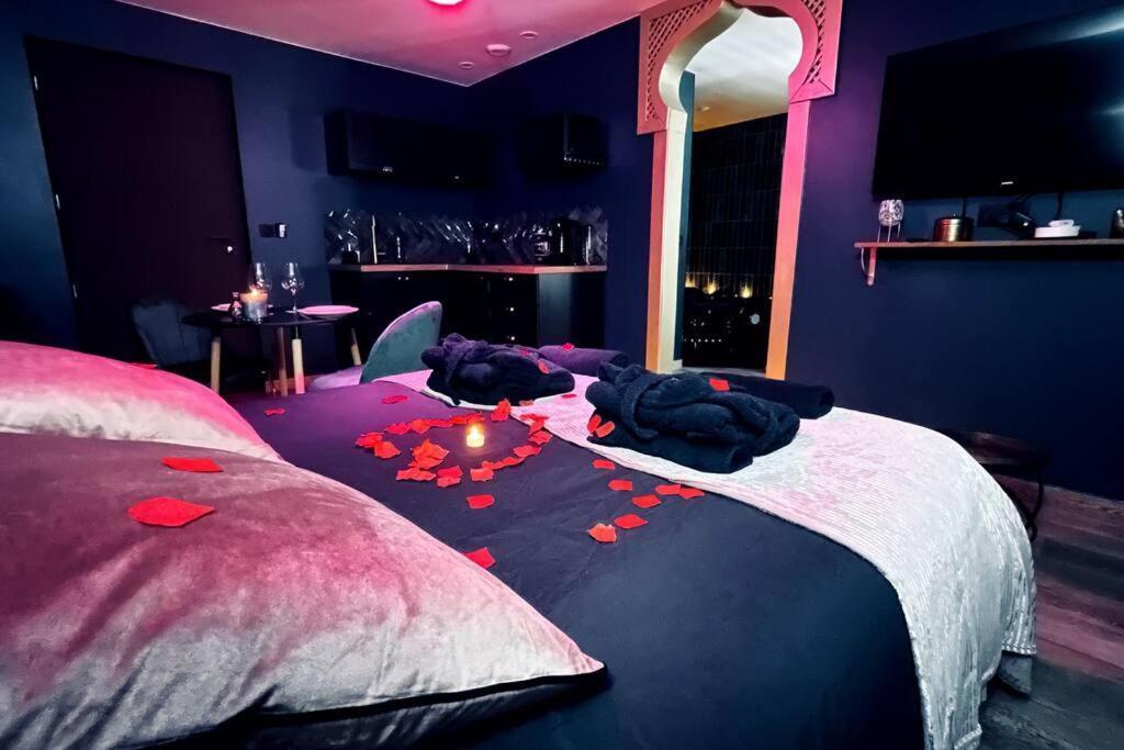 L' Orientale / Jacuzzi / Sauna Apartment