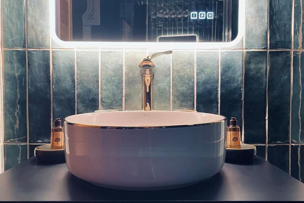 L' Orientale / Jacuzzi / Sauna * Chateau-Landon